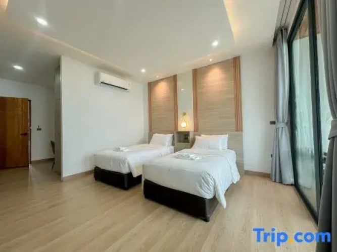 Standard Double room with pool view