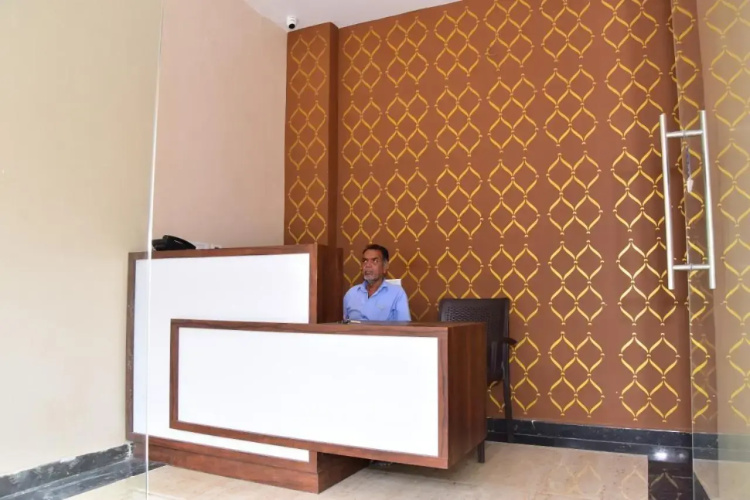 Chandra Royal Residency