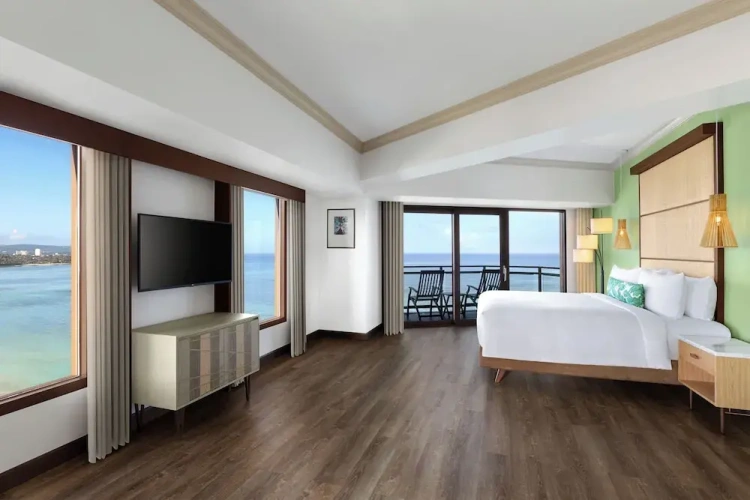 Double Club Suite with balcony and oceanfront