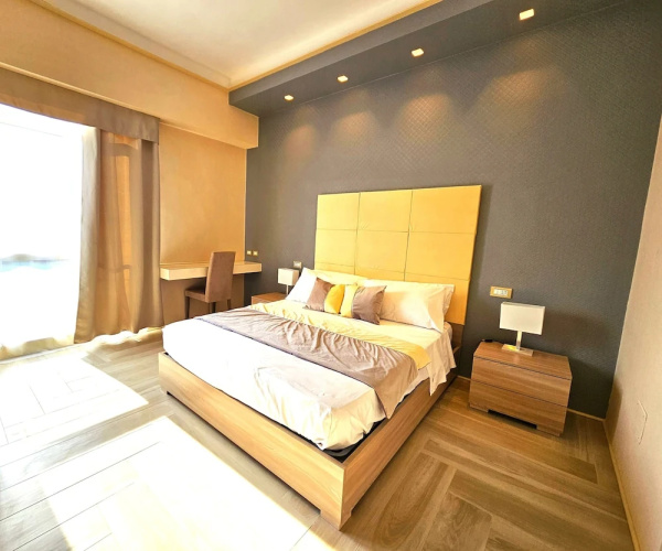 Astoria Supreme - Modern Boutique Suites
