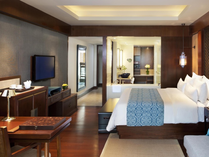 Premier room with balcony and with pool view