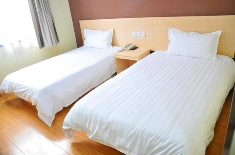Super 8 Hotel