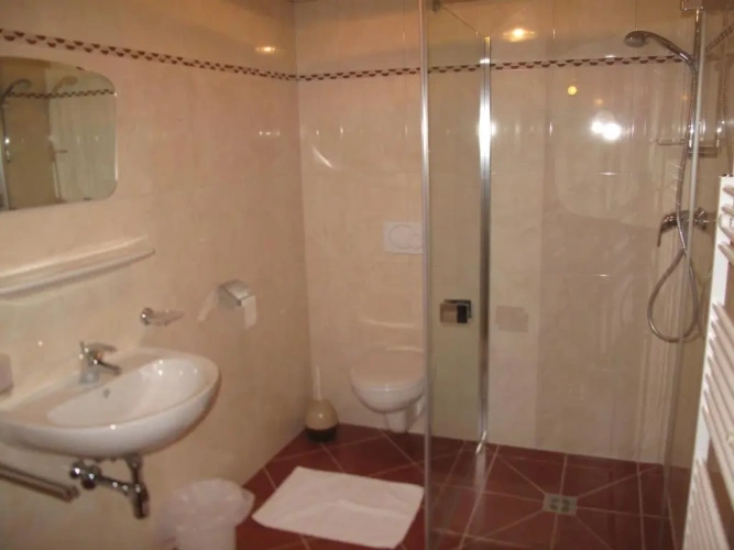 6 Bedrooms Double Cottage