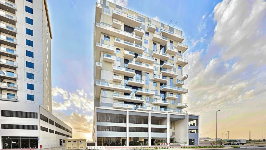 Stunning 1BR Luxury Apt with Pool View