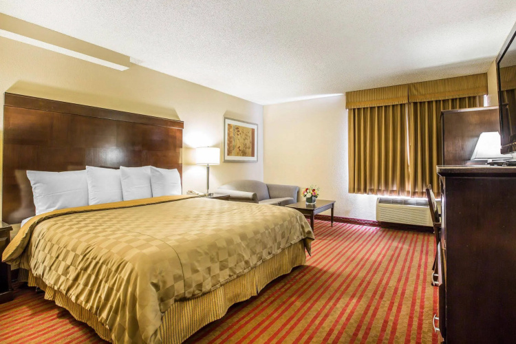 California Inn and Suites Bakersfield