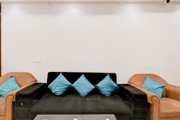 Fabhotel Seven Inn