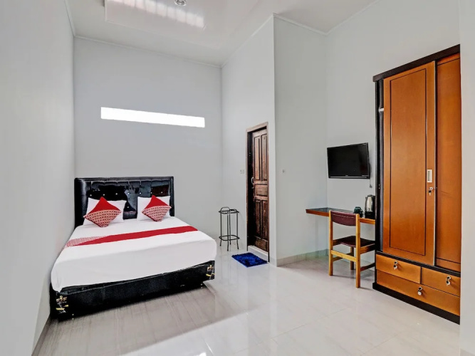 OYO 92057 Reny Kost Syariah