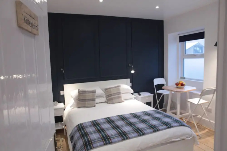 Carrick Rooms