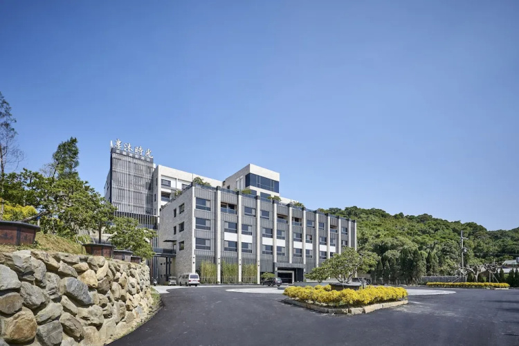 Shine Mood Resort