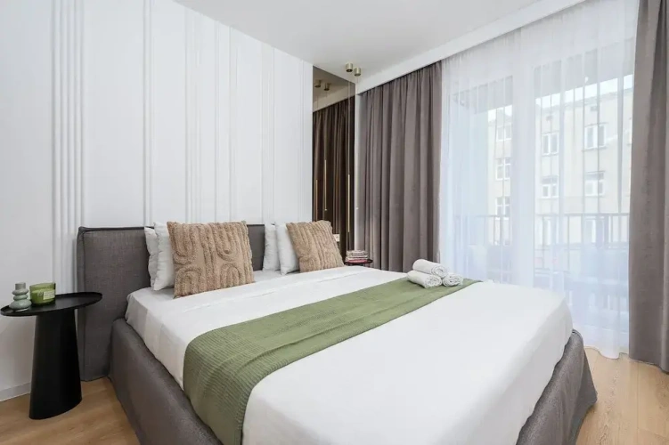 3 Bedrooms Classic Apartment with balcony