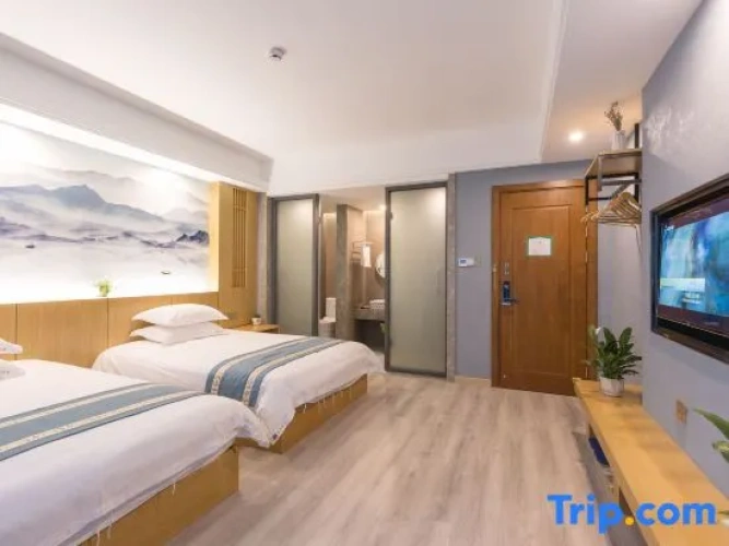 Standard Triple Family room