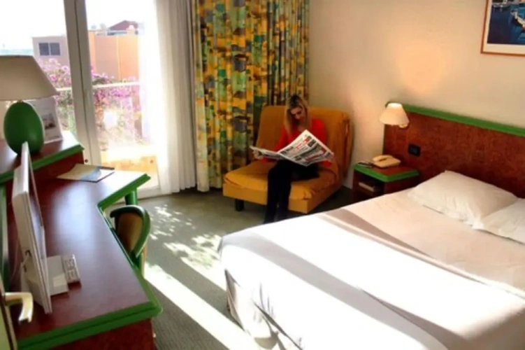 Standard Triple room with balcony
