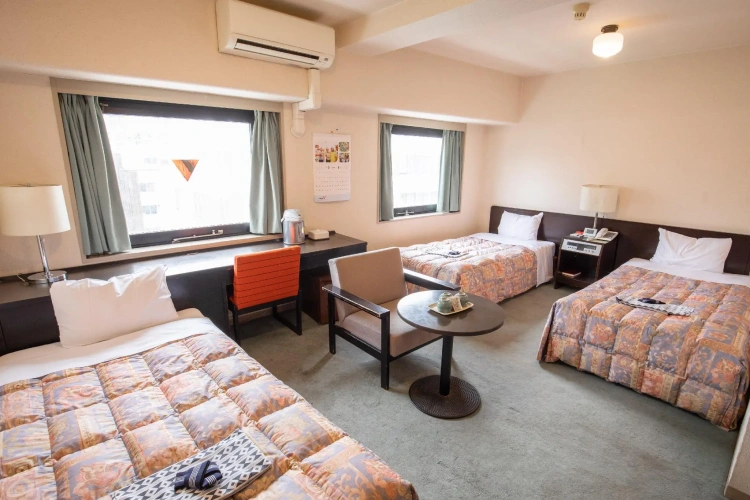 Standard Triple room