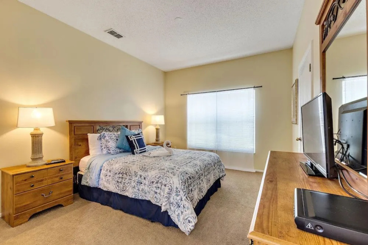 Hampton Lakes by Shine Villas