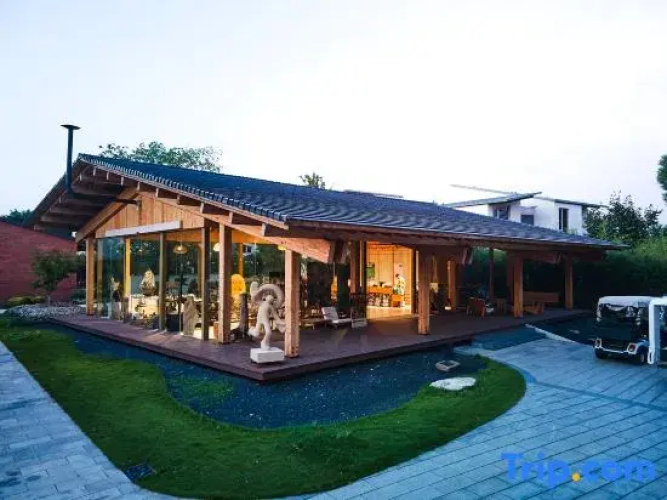 Stray Birds Resort