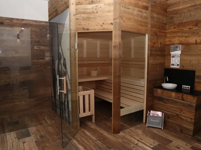 2 Bedrooms Deluxe Apartment