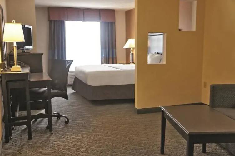 Comfort Suites