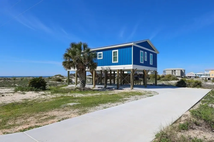 4 Bedrooms Cottage