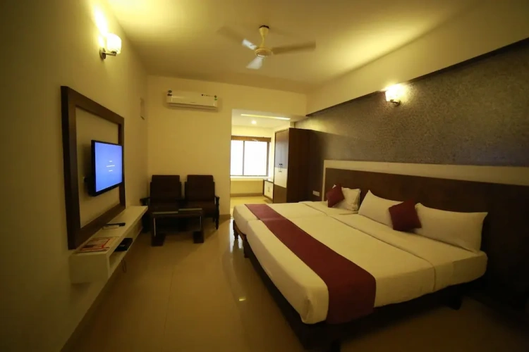 Standard Triple room