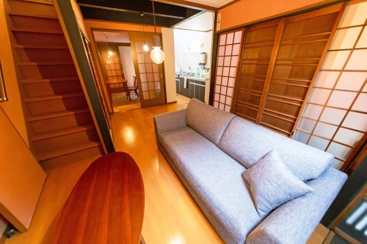 3 Bedrooms Cottage with balcony