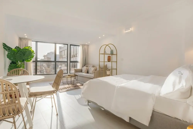 Deluxe Suite