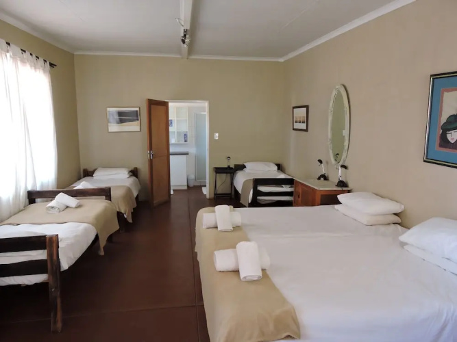 Savanna Guest Farm