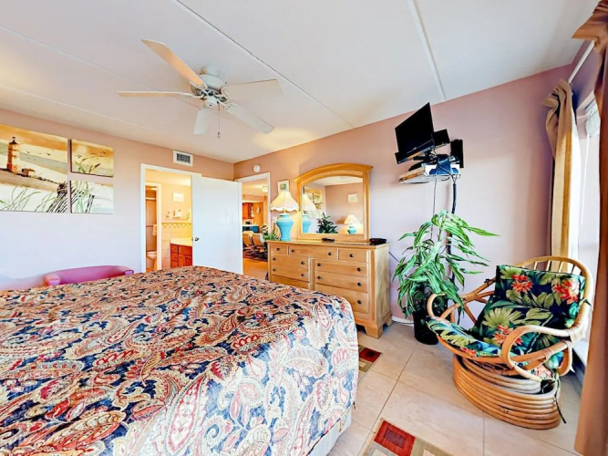 4400 Gulf Blvd Condo Unit 104