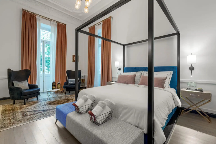 2 Mazi Suites
