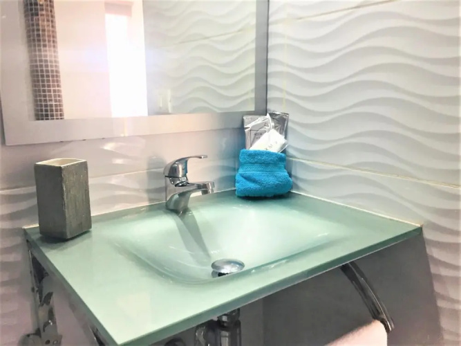 Modern Apt wifi & sat tv, close to las Vistas