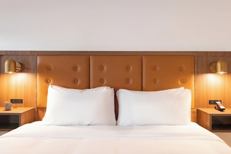 Salt Ranch Hotel - Hendersonville, TN
