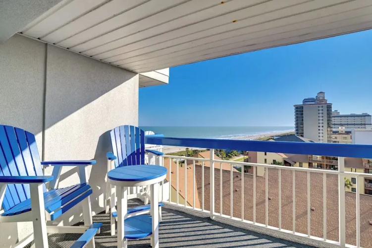 Ocean-view Balcony: Peaceful Forest Dunes Condo!