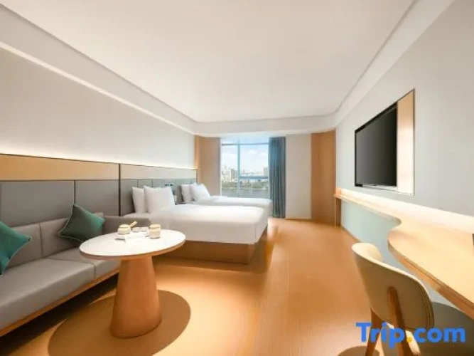 Standard Twin room with river view