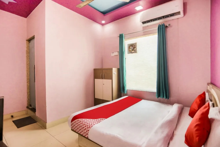German Cafe by OYO Rooms