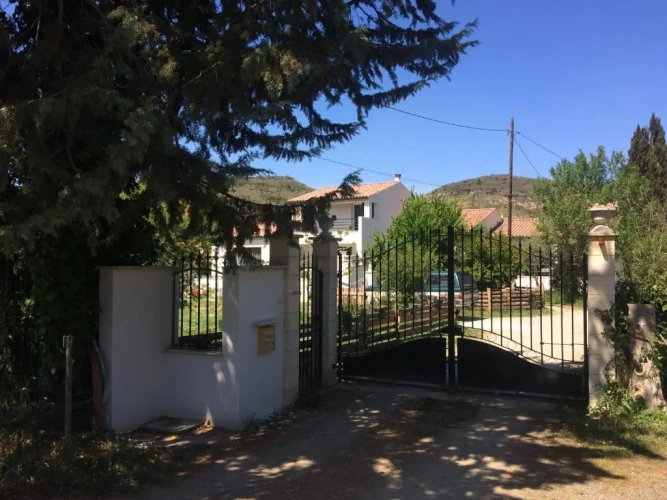 3 Bedrooms Cottage