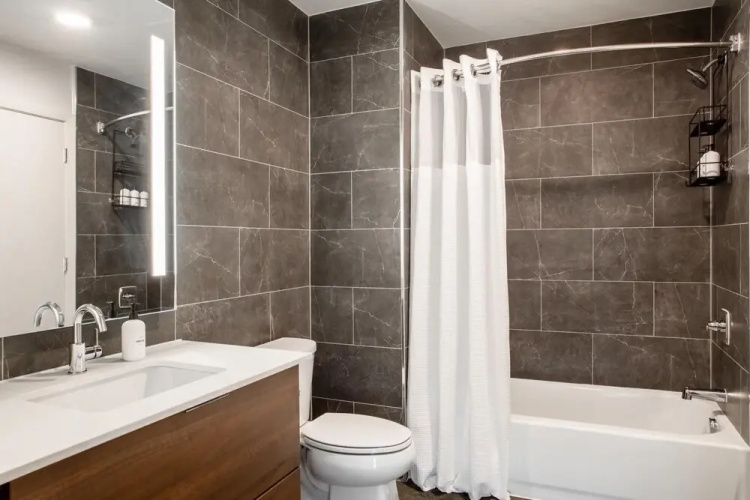 Austin Vibrant 1BD 1BA Apartment