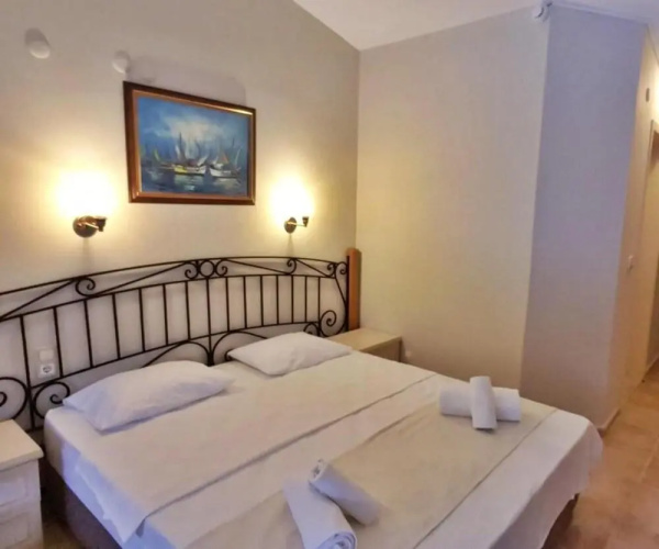 Alados Otel