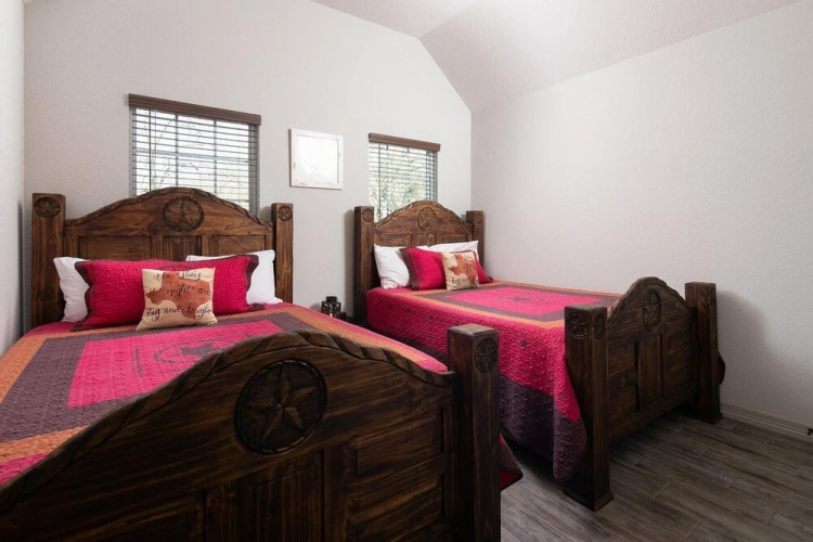 Southern Comfort Rr7252 4 Bedroom Home by RedAwning