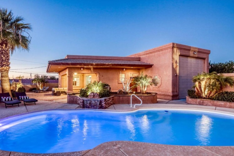 5 Bedrooms Cottage