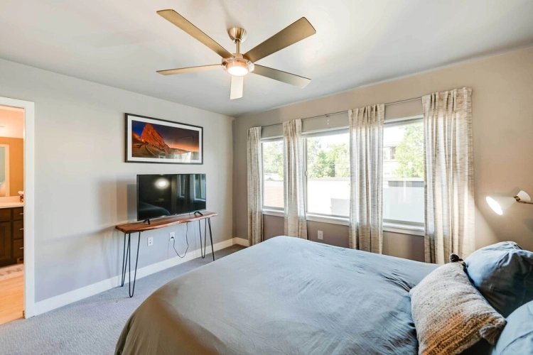 3 Bedrooms Apartment
