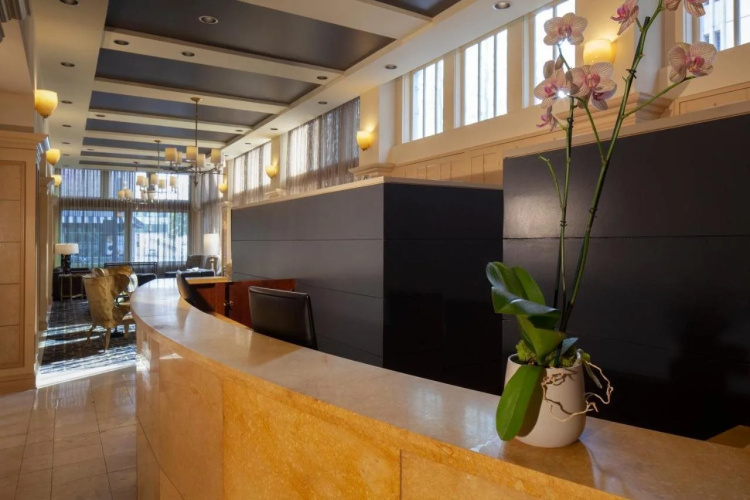 The Ashton Hotel