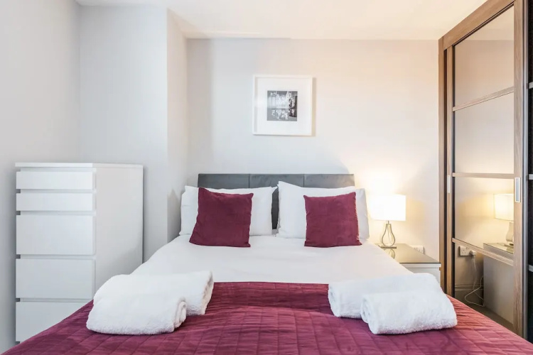 Roomspace Apartments -The Quadrant