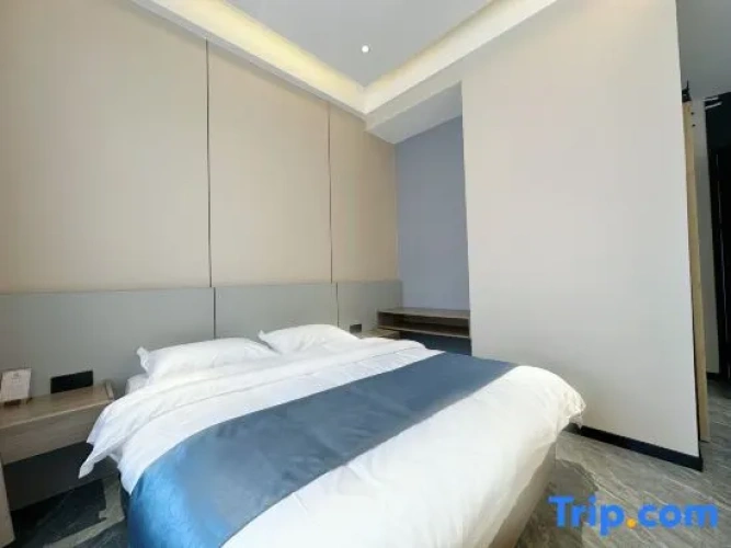 Business Quadruple Suite