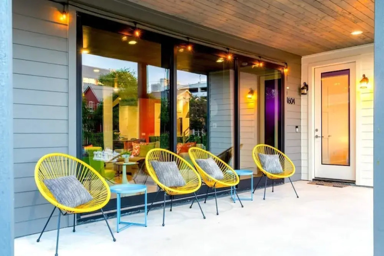 Queen's Gambit - 7 Minutes From Downtown - Sleeps 16