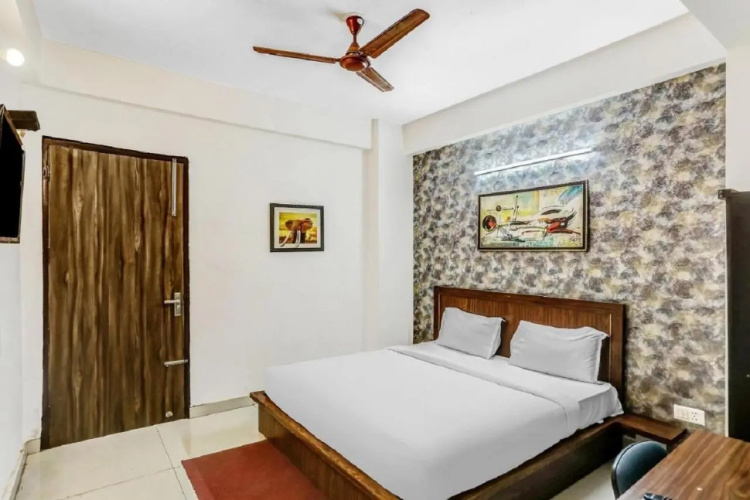Hotel Noida Continental
