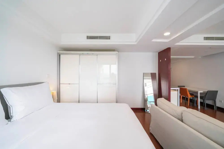 Tyms Xujiahui Modern 1BR APT