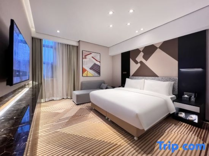 Deluxe Twin Family Suite with panoramic view