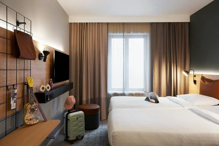 Moxy Twin room
