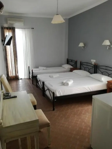 Economy Triple room