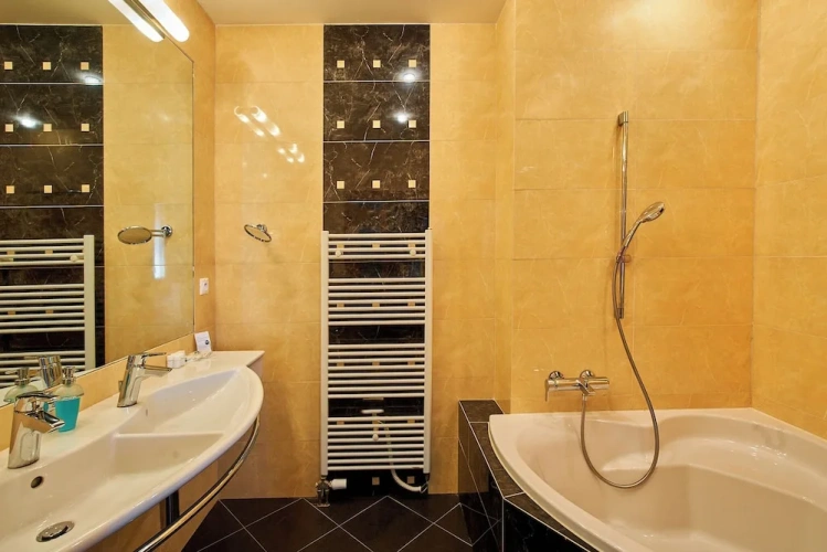 Deluxe Double room with land view