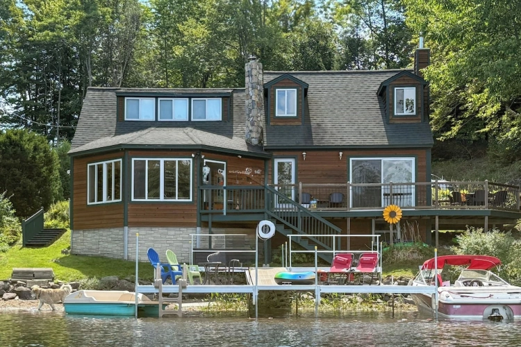 3 Bedrooms Cottage with balcony